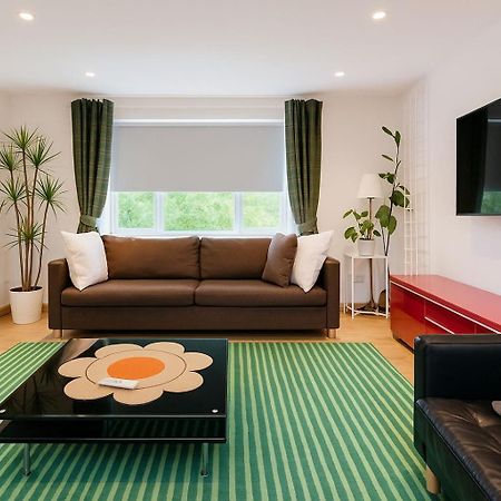 Апартаменты Beautiful House In The Heart Of A Golf Course. Манчестер Экстерьер фото